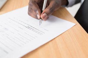 Lire la suite à propos de l’article La nouvelle circulaire Retailleau et l’abrogation de la circulaire Valls : quels impacts sur l’admission exceptionnelle au séjour ?
