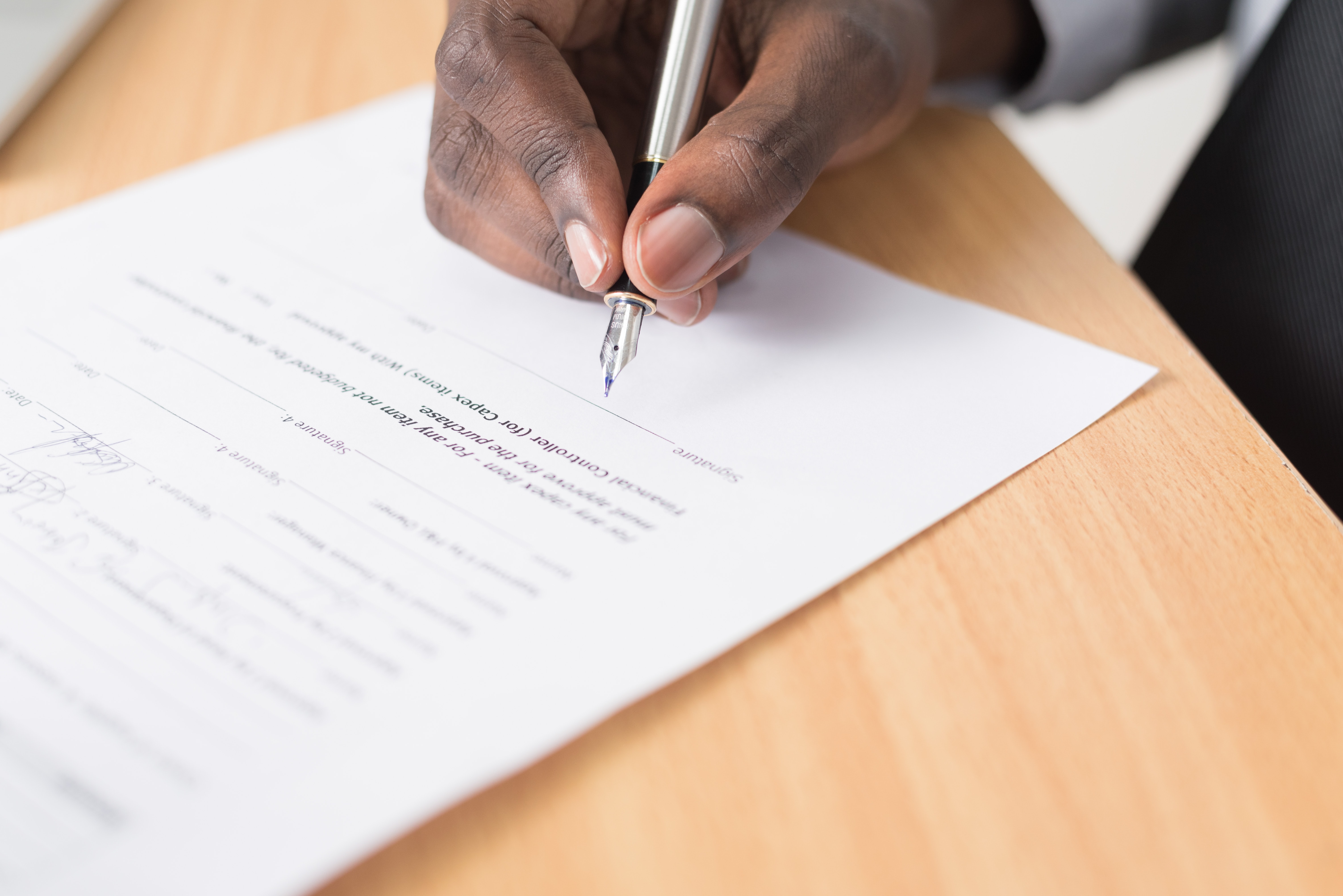 Lire la suite à propos de l’article La nouvelle circulaire Retailleau et l’abrogation de la circulaire Valls : quels impacts sur l’admission exceptionnelle au séjour ?