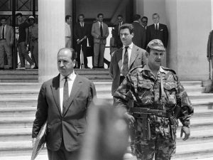 Lire la suite à propos de l’article Accords Franco-Algériens 1968 : Histoire et Controverse.